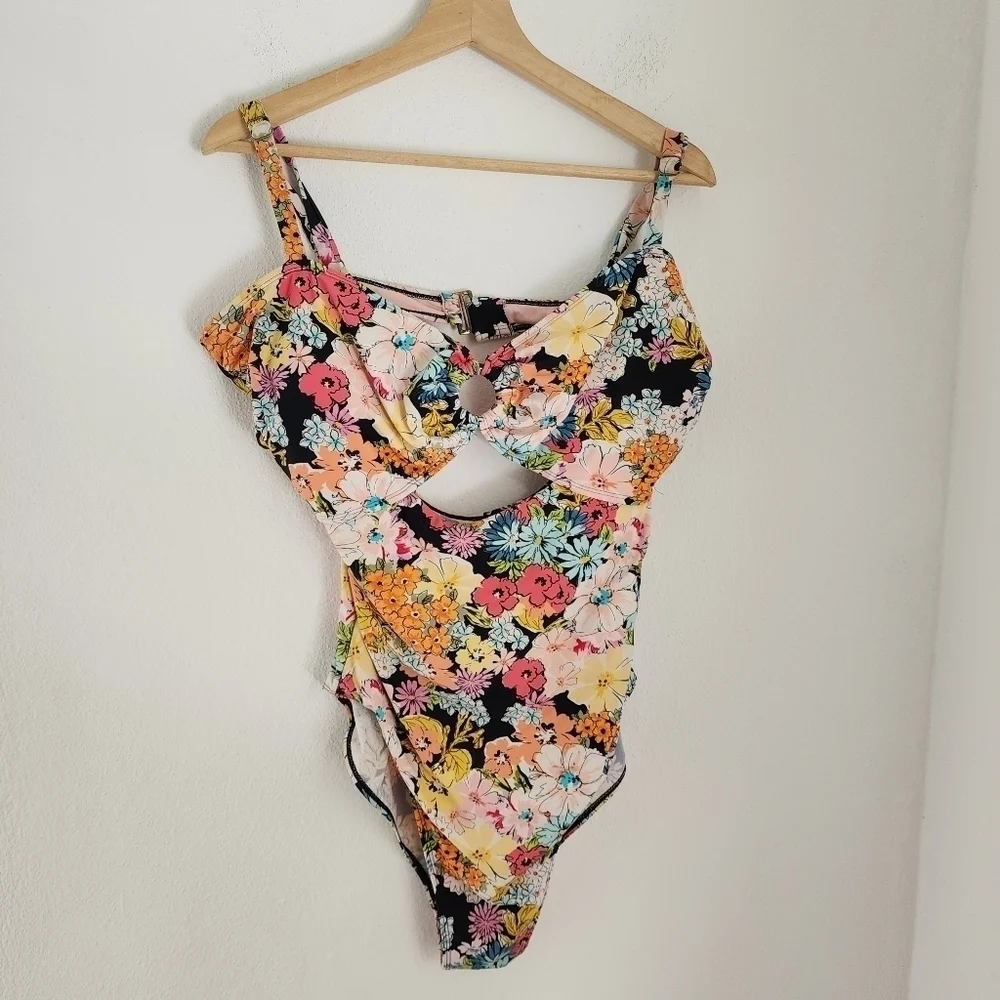 Cyn & Luca Multi Floral Roxy One Piece Plus Size 2X - Picture 5 of 14